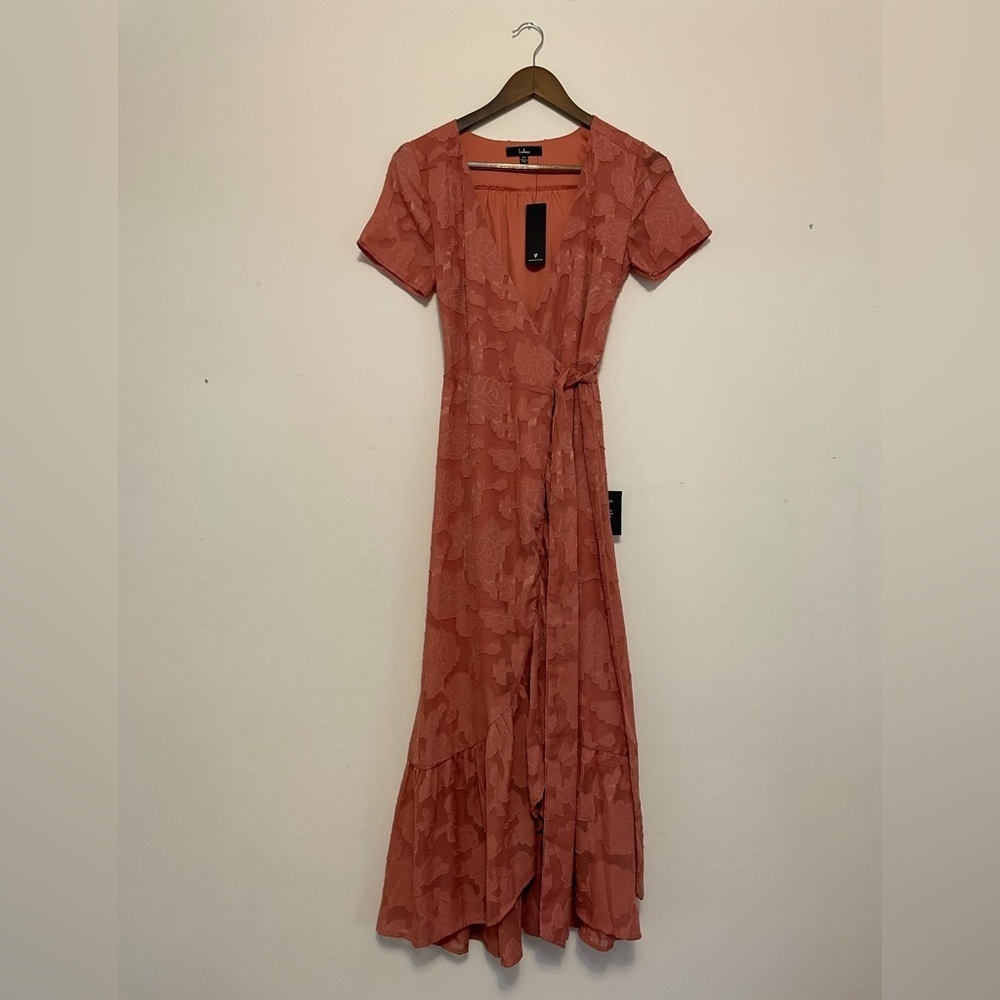 Lulu's Rusty Rose Jacquard Romantic Timeless Wrap Floral Midi Dress XS NWT - Picture 2 of 6